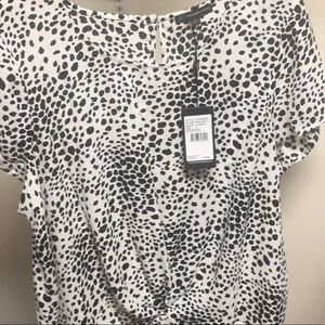 Front knot short sleeve blouse